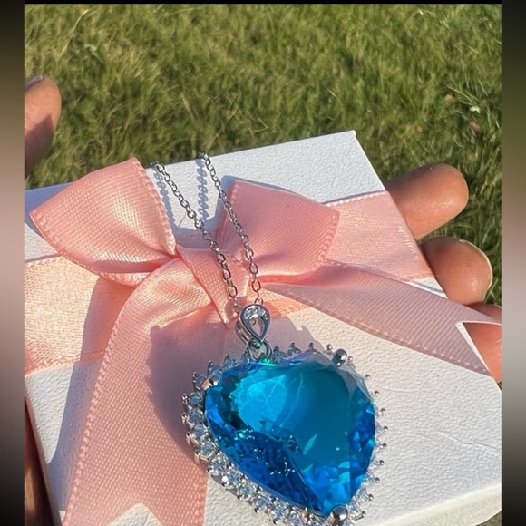 Ladies Heart Necklace 4.8CT sapphire silver - Picture 9 of 10